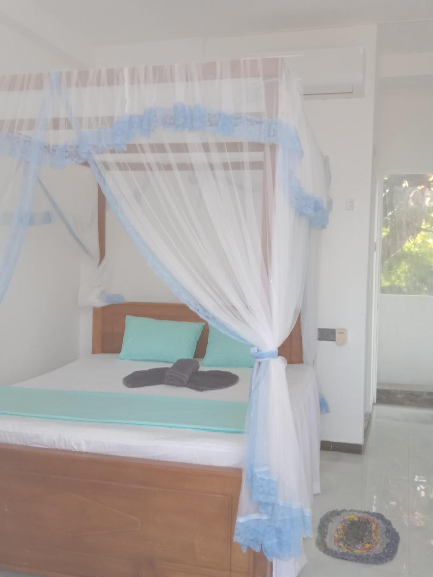 Bed and Breakfast Moon Light Guest Мірісса Номер фото