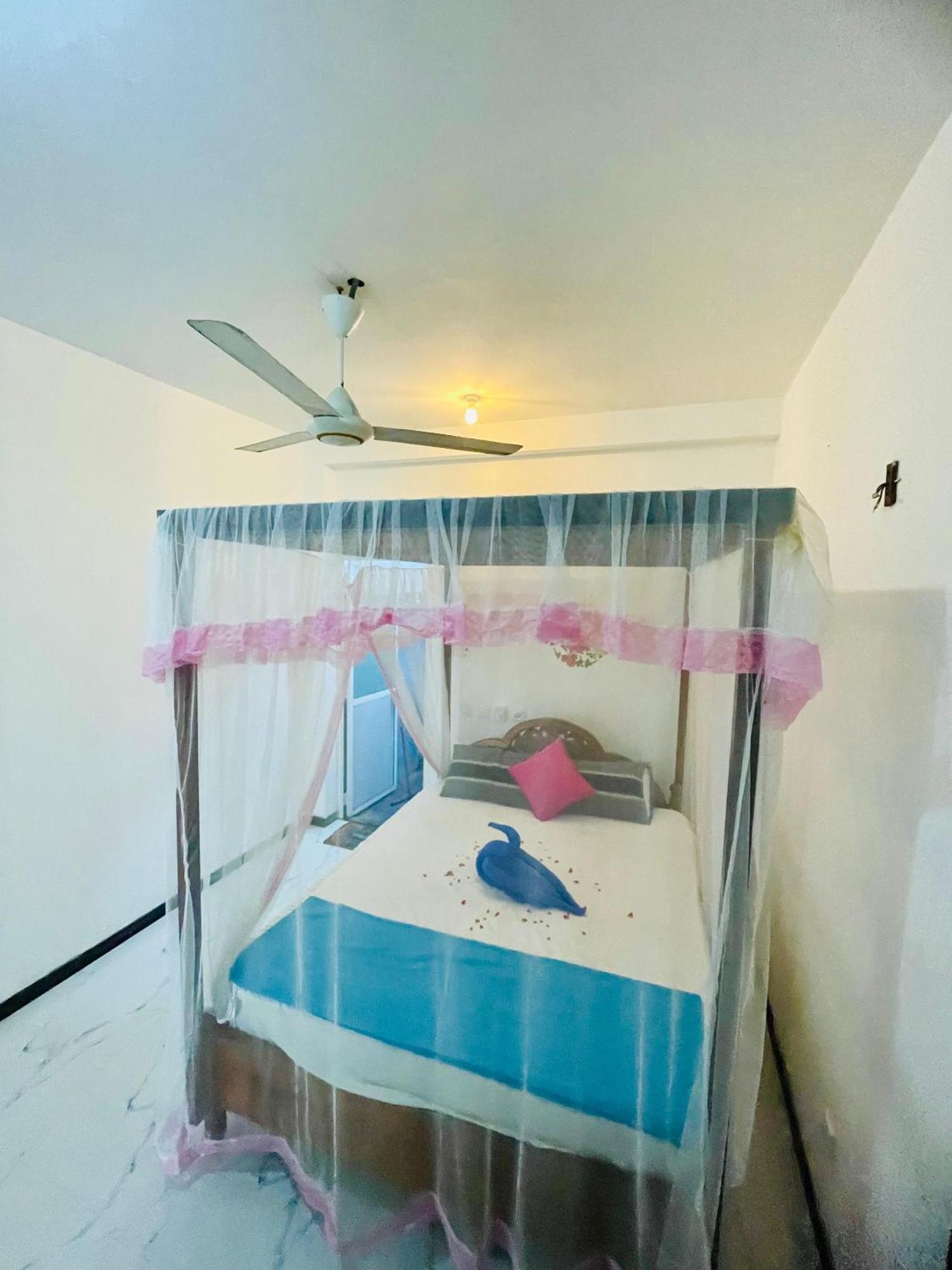 Bed and Breakfast Moon Light Guest Мірісса Екстер'єр фото