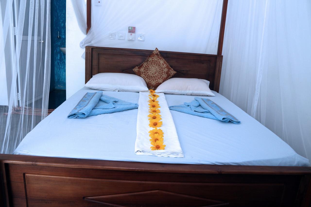 Bed and Breakfast Moon Light Guest Мірісса Екстер'єр фото